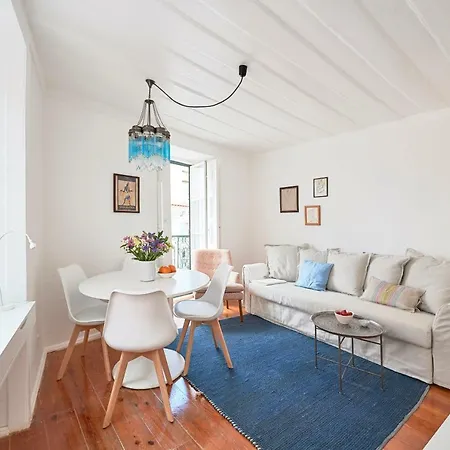 Апартаменты Alfama Light-filled Apartment, By Timecooler Лиссабон