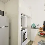 Alfama Light-filled Apartment, By Timecooler Apartment *