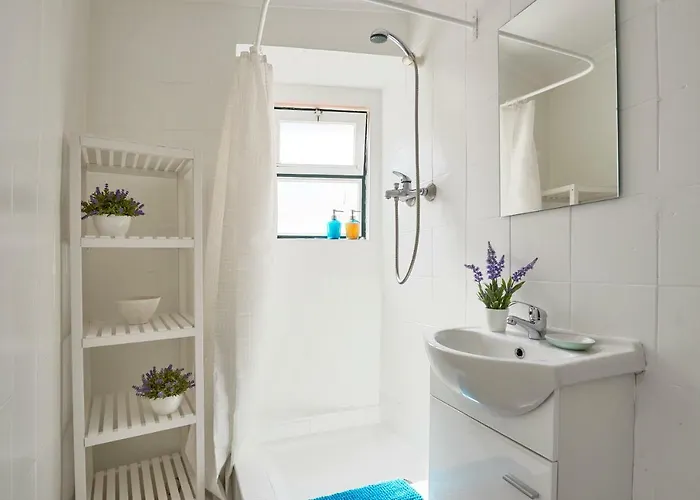 Alfama Light-filled Apartment, By Timecooler Lisboa