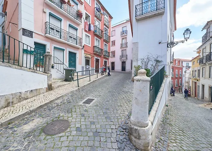 Alfama Light-filled Apartment, By Timecooler * Lisboa
