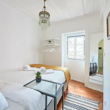 Lejlighed Alfama Light-filled Apartment, By Timecooler *